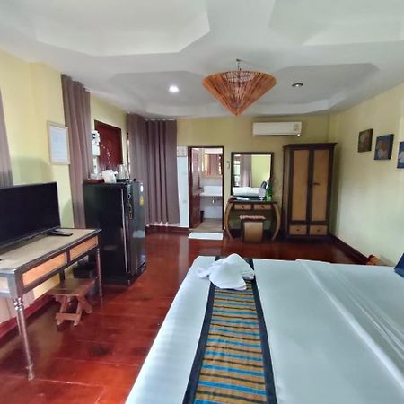 Jintana Resort Buriram Buitenkant foto