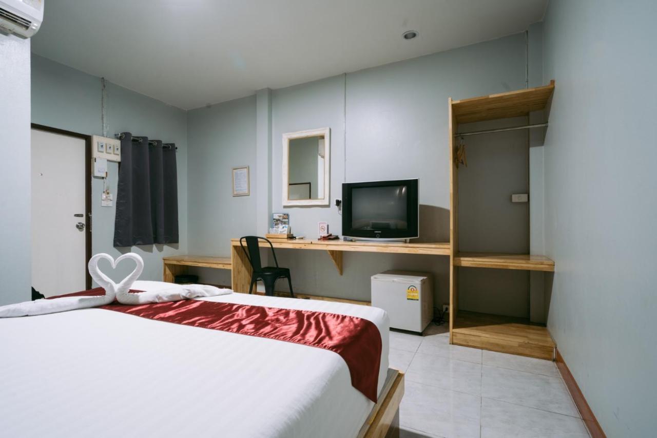 Jintana Resort Buriram Buitenkant foto