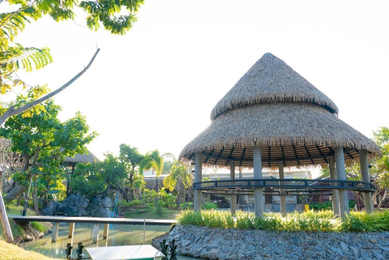 Jintana Resort Buriram Buitenkant foto