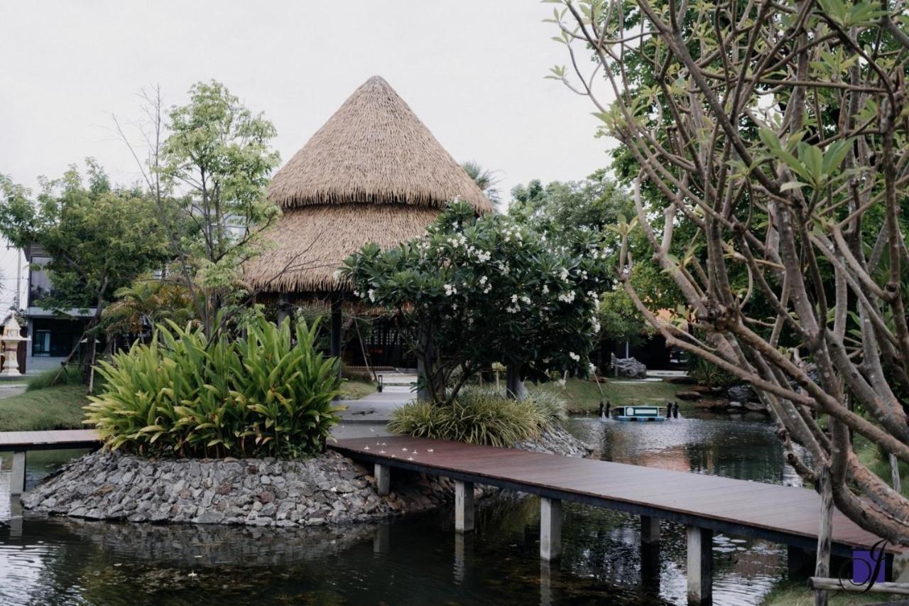 Jintana Resort Buriram Buitenkant foto