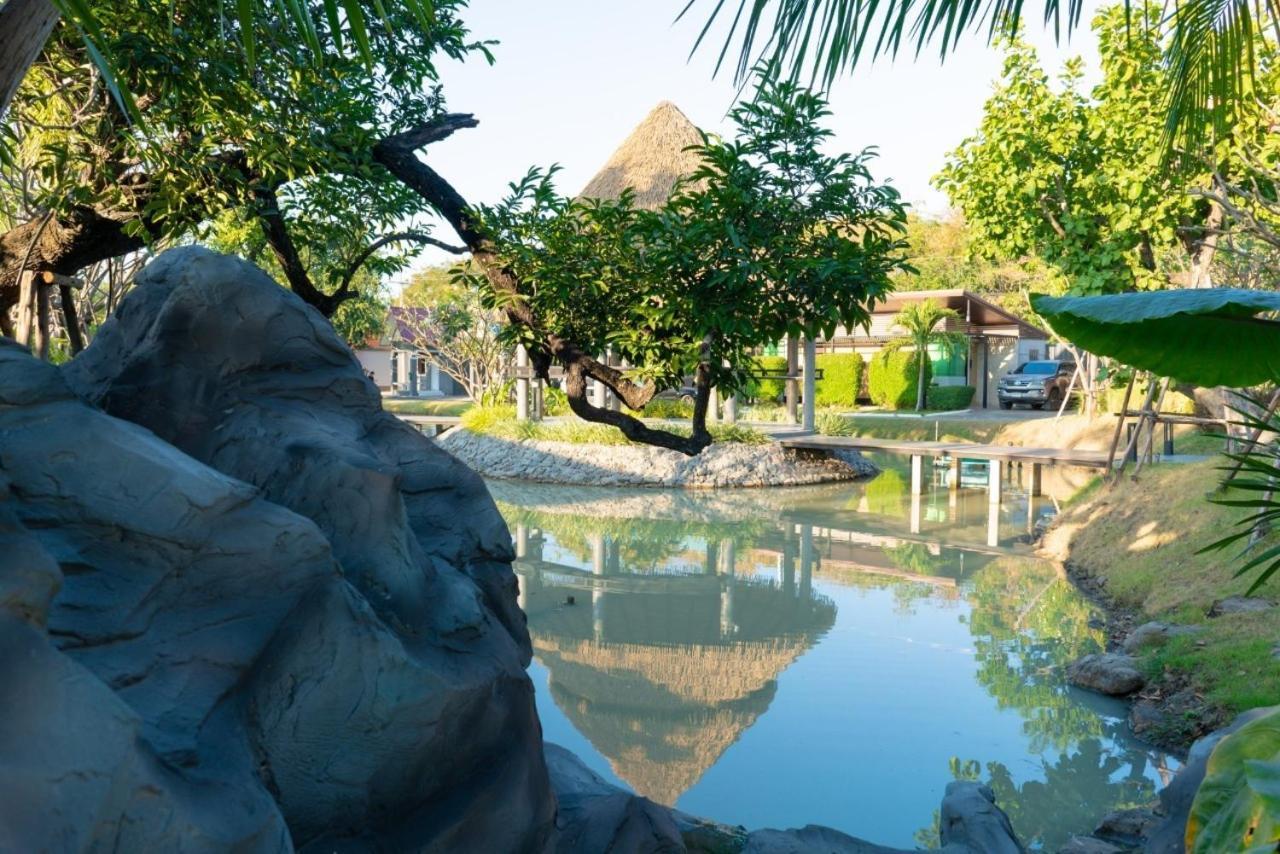 Jintana Resort Buriram Buitenkant foto