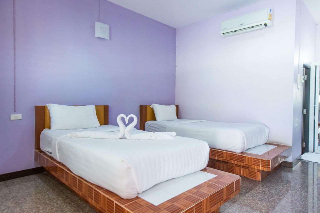 Jintana Resort Buriram Buitenkant foto