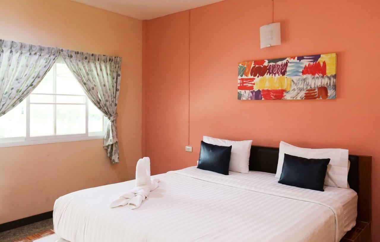 Jintana Resort Buriram Buitenkant foto