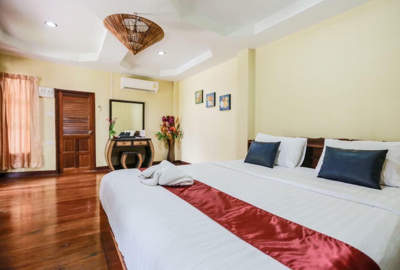 Jintana Resort Buriram Buitenkant foto