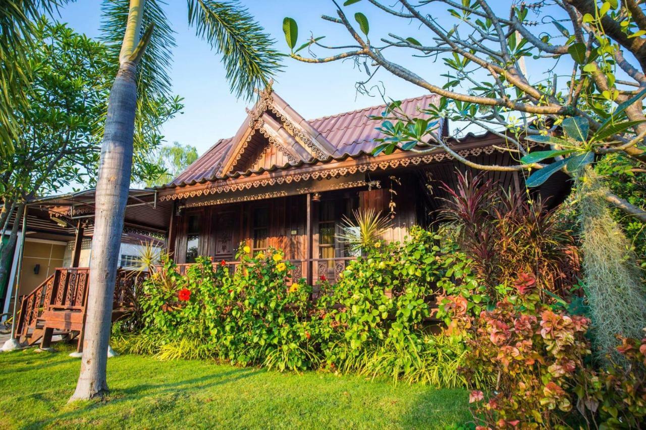Jintana Resort Buriram Buitenkant foto