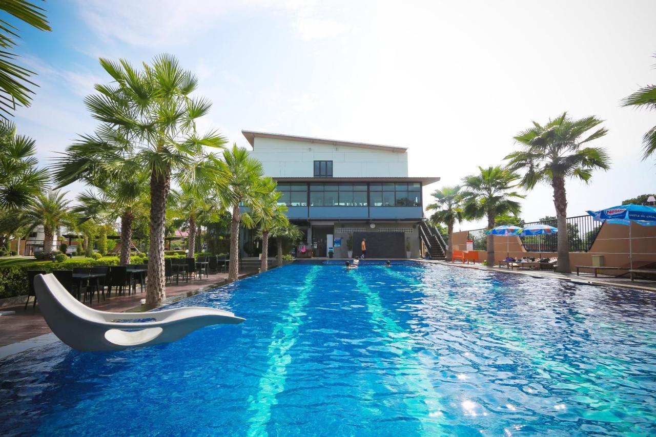 Jintana Resort Buriram Buitenkant foto