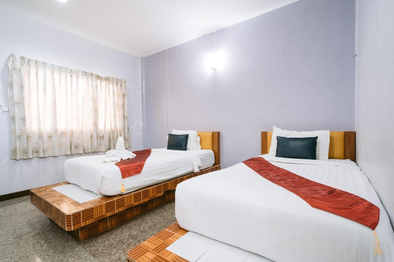 Jintana Resort Buriram Buitenkant foto
