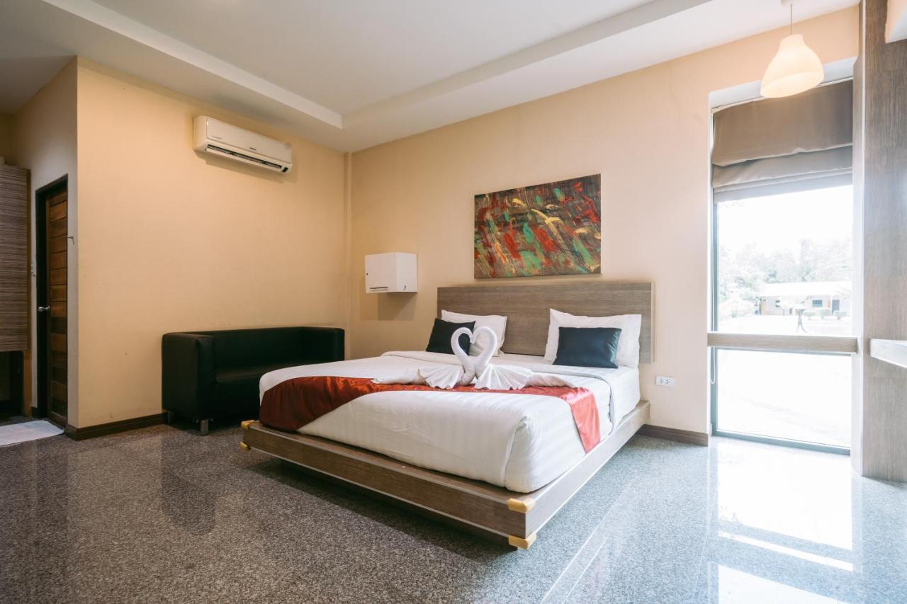 Jintana Resort Buriram Buitenkant foto