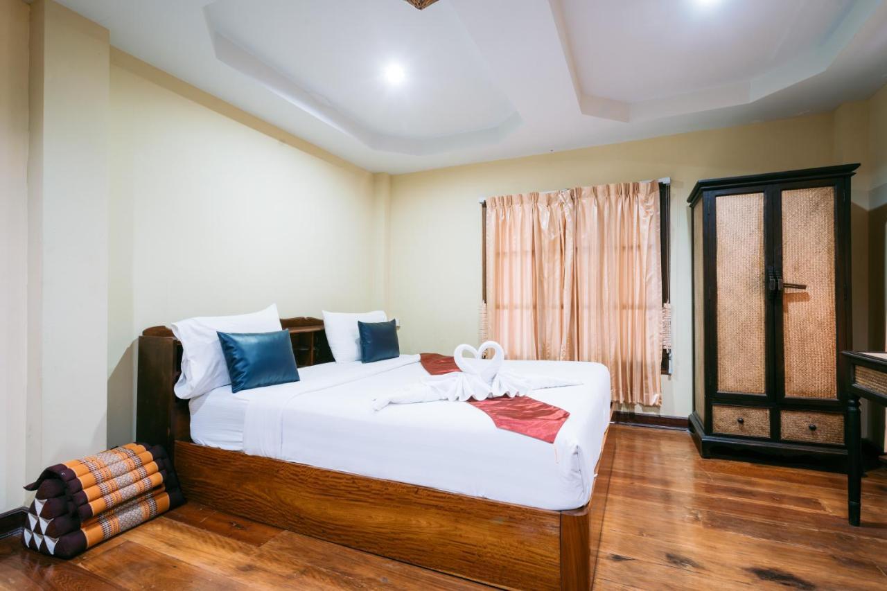 Jintana Resort Buriram Buitenkant foto